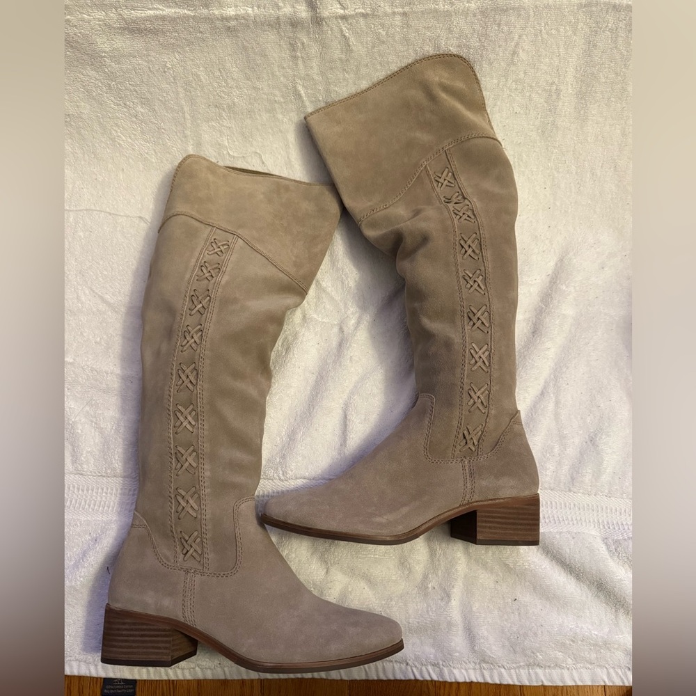 Vince Camuto Kreesell Knee High Boot Taupe Tan Suede Size 9.5 - Picture 2 of 16